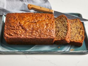 How to Bake Moist Banana Bread with Walnuts